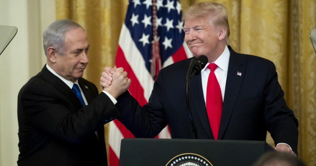 هآرتس: ترامب ونتنياهو في علاقة مضطربة بين التوبيخ والمديح الخانق