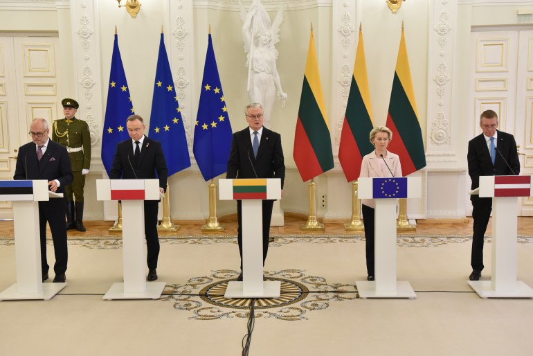 VILNIUS, LITHUANIA - FEBRUARY 9: Estonian President Alar Karis, Polish President Andrzej Duda, Lithuanian President Gitanas Nauseda, European Commission President Ursula von der Leyen and Latvian President Edgars Rinkevics address a press conference at the presidential palace in Vilnius, Lithuania on February 9, 2025, after the three Baltic states had joined the European power grid after severing ties with the Russian network. European Commission President Ursula von der Leyen on February 9 said ending Baltic power links to Russia marked "freedom from threats and blackmail" as Estonia, Latvia and Lithunia joined the EU power grid. ( Yauhen Yerchak - Anadolu Agency )