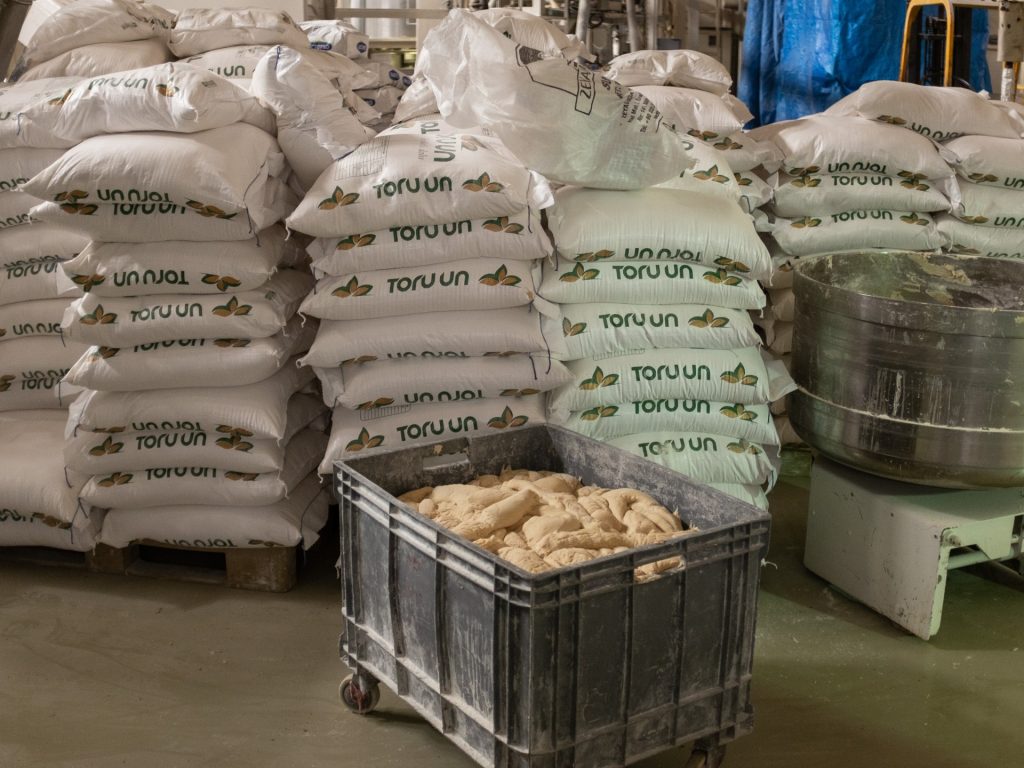 توقعات بتصدير تركيا 400 ألف طن من الدقيق إلى سوريا