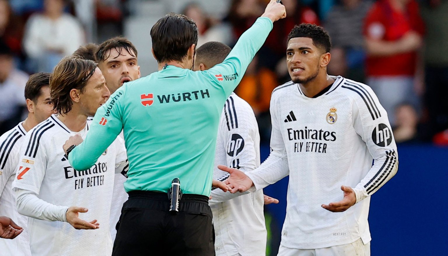 يوم حذّر رونالدو من استخدام العبارة التي تلفظ بها بيلينغهام