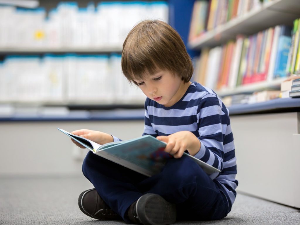 الأطفال والقراءة.. مفتاح لبناء مجتمع معرفي متطور
