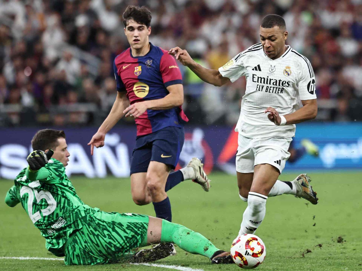 رابطة الدوري الإسباني تحظر منصات جديدة للبث غير القانوني للمباريات