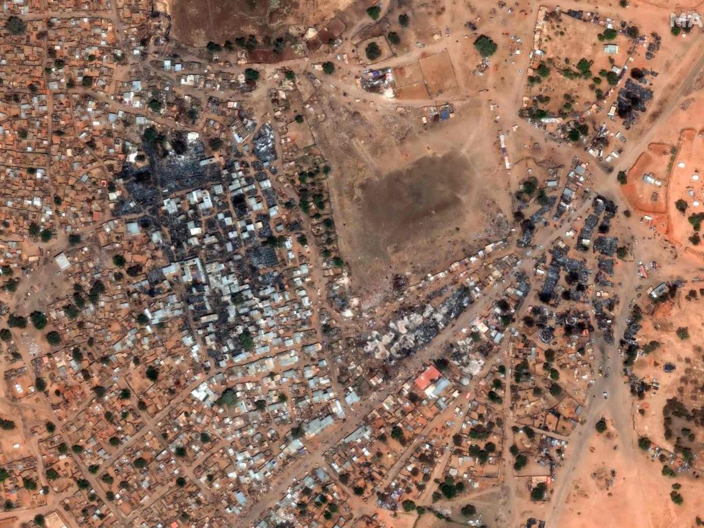 “الدعم السريع” تضرم النيران بأكبر مخيم للنازحين ودعوات أفريقية لوقف القتال بالسودان