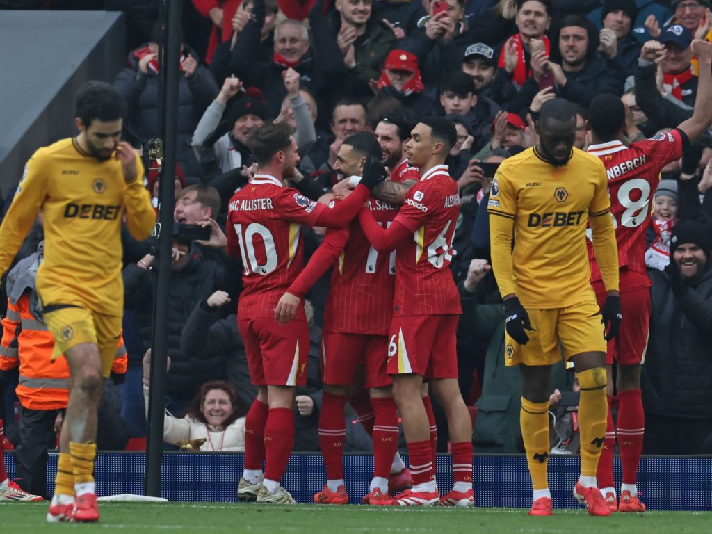 صلاح يعيد ليفربول إلى سكة الانتصارات والتحليق في الصدارة