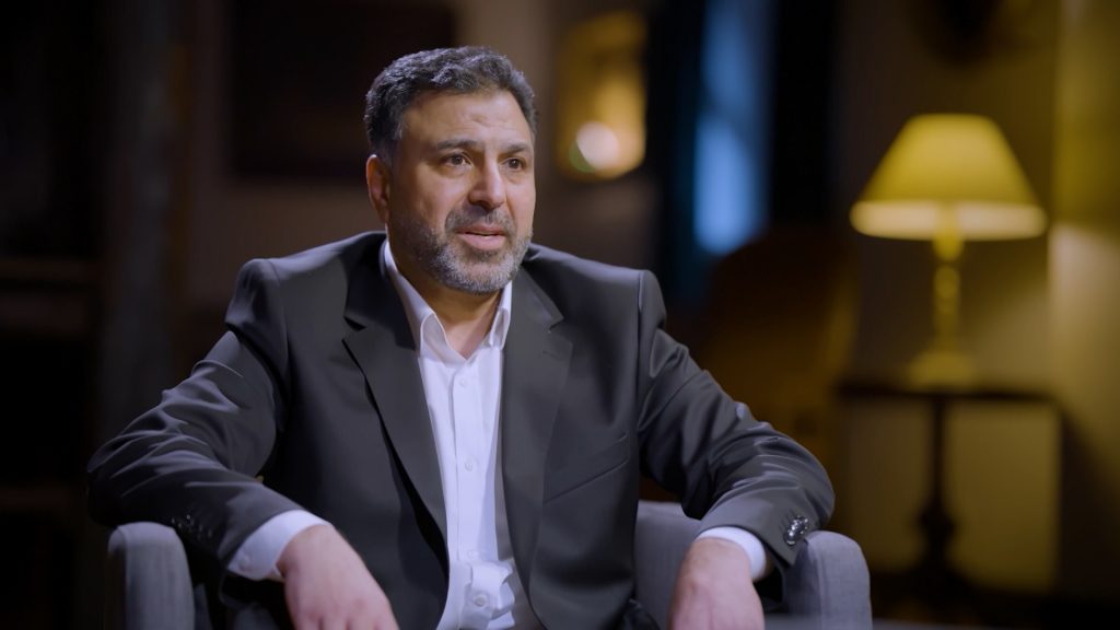 “قيصر” يكشف هويته ويروي تفاصيل مروعة عن جرائم الأسد
