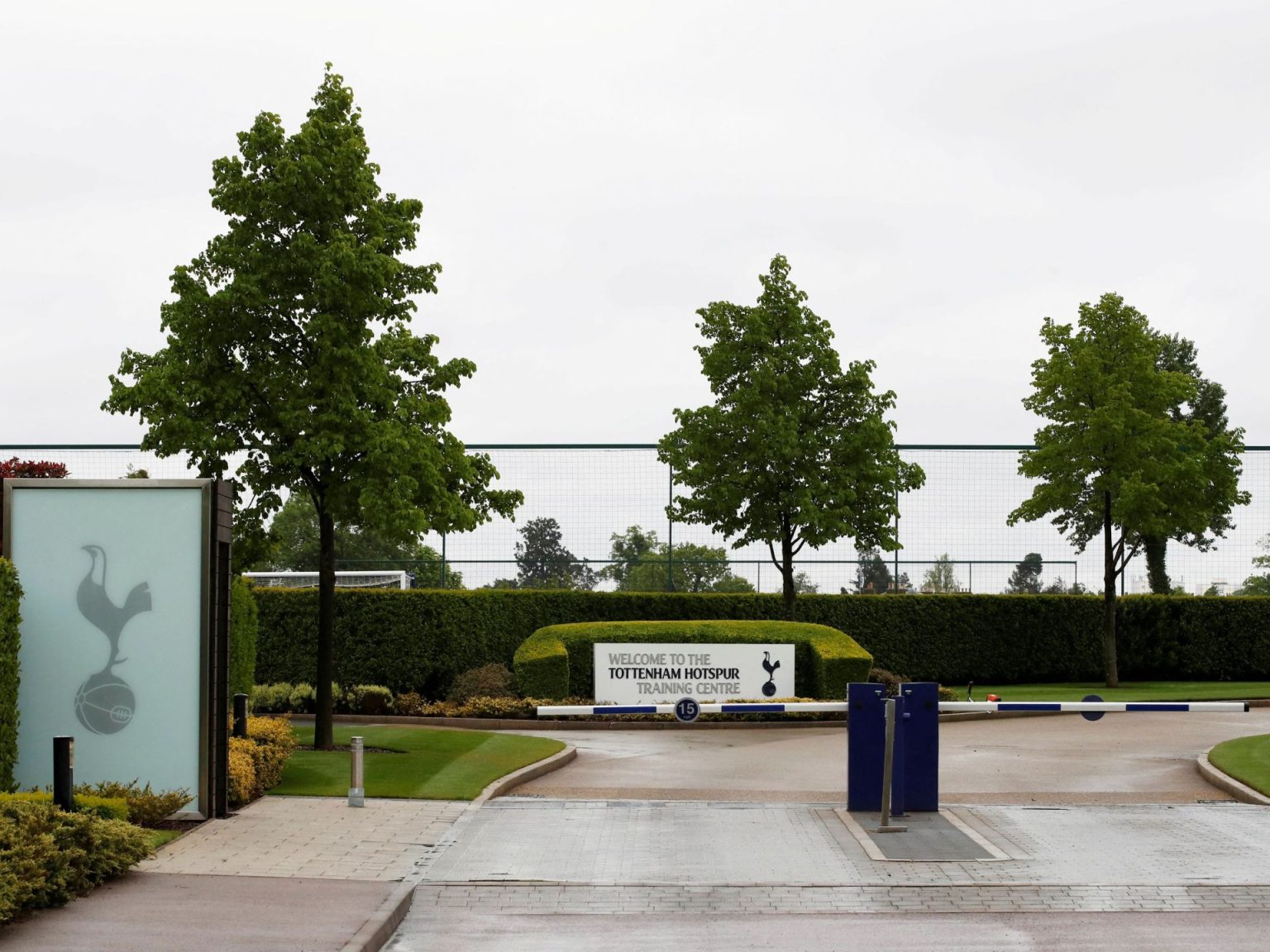 منازل للخفافيش والحشرات بمجمع تدريب وفندق لاعبي توتنهام