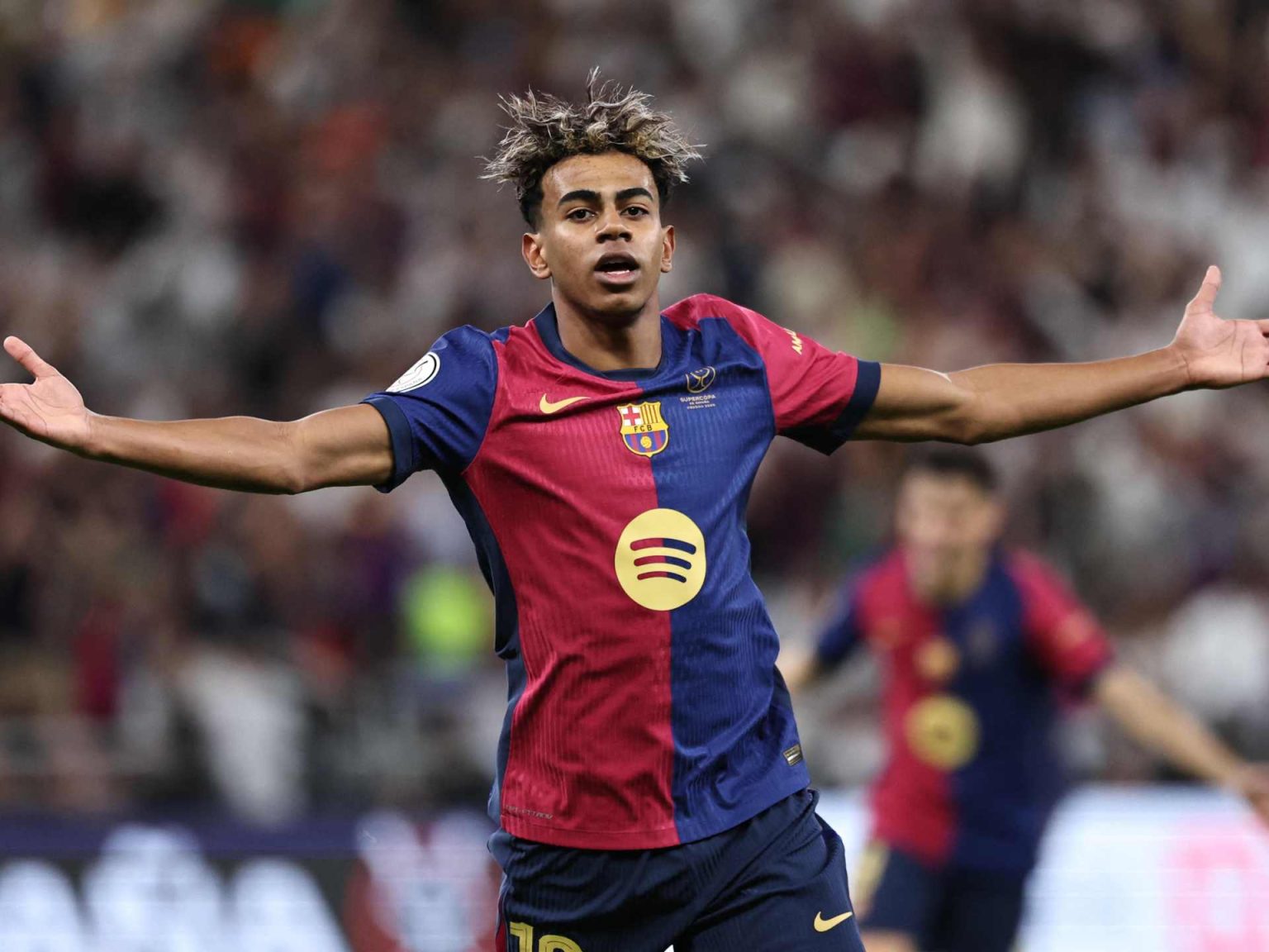 الذكاء الاصطناعي يصدم برشلونة ويتوقع فوز لامين جمال بالكرة الذهبية مع فريق آخر