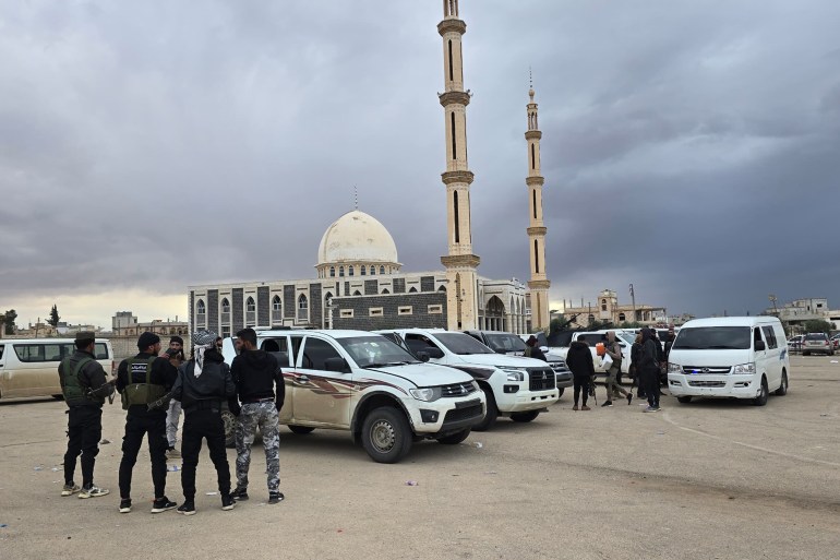انتشار عناصر الأمن العام والجيش في بصرى الشام(1)