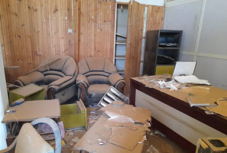 آثار قصف في المسرح القومي بأم درمان