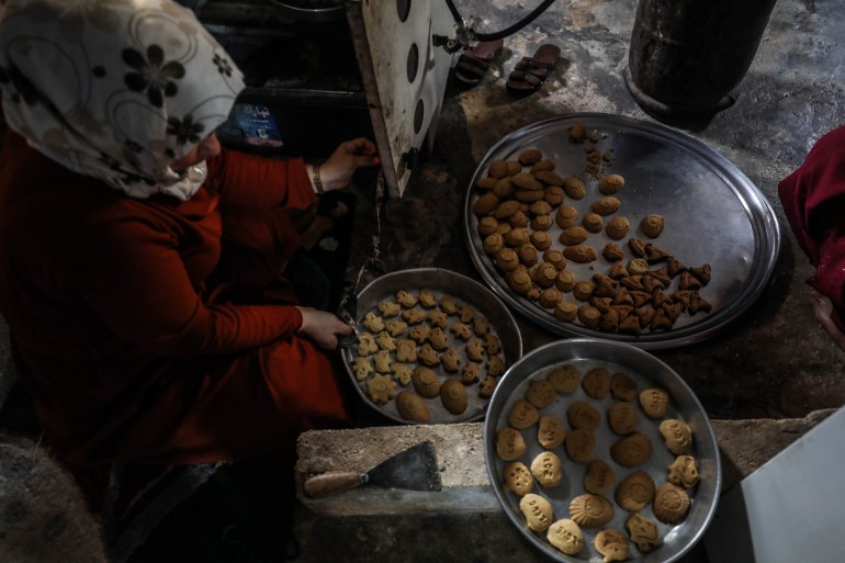 Displaced Syrians celebrate Eid al-Fitr in tent camps amid financial struggles