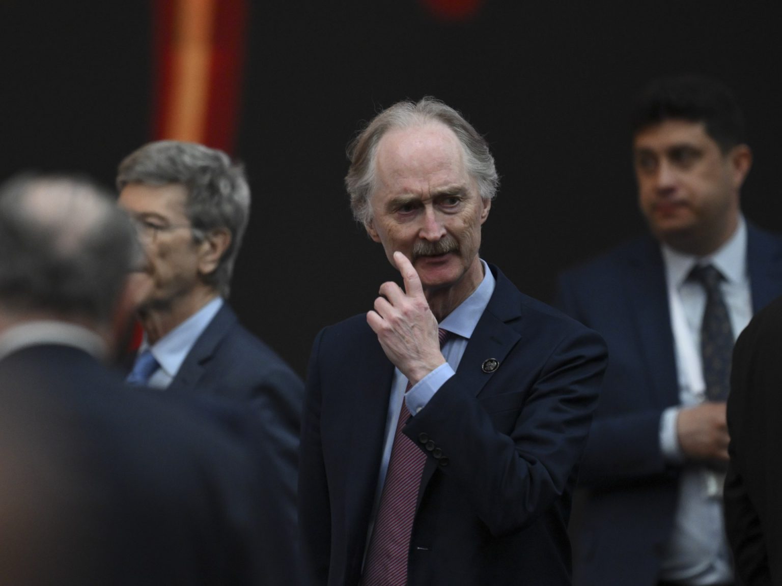 بيدرسون: إسرائيل تلعب بالنار في سوريا