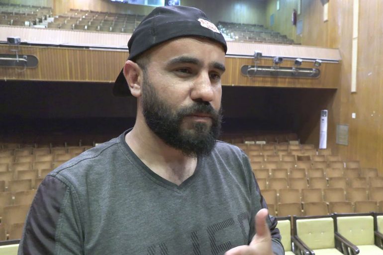 "محمود المسالمة" أحد المصورين الذين شاركوا بانتاج الفيلم فيلم الشرارة الوثائقي