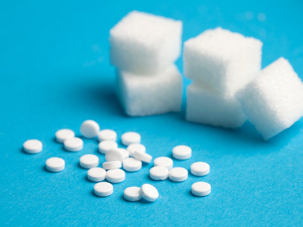 مفاجأة: بدائل السكر تربك الشهية وتبطئ فقدان الوزن!