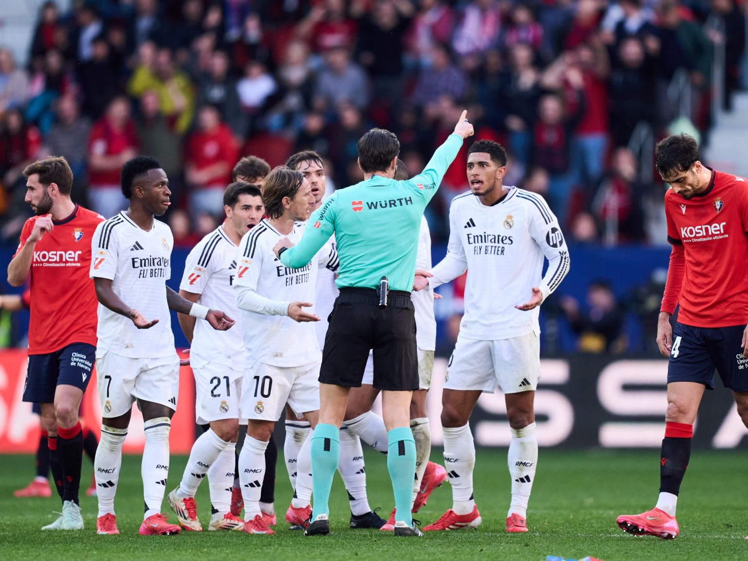 هل ينهي الذكاء الاصطناعي أزمات التحكيم في الدوري الإسباني؟