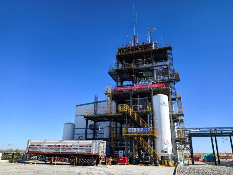 The pilot for producing magnesium hydride with a capacity of 150 tons per year in Yulin, Shaanxi (Image by CUI Yajun and CAO Hujun)The pilot for producing magnesium hydride with a capacity of 150 tons per year in Yulin, Shaanxi (Image by CUI Yajun and CAO Hujun) The pilot for producing magnesium hydride with a capacity of 150 tons per year in Yulin, Shaanxi (Image by CUI Yajun and CAO Hujun) The pilot for producing magnesium hydride with a capacity of 150 tons per year in Yulin, Shaanxi (Image by CUI Yajun and CAO Hujun) المصنع الجديد يمكنه انتاج 150 طن من المادة (الأكاديمية الصينية للعلوم)