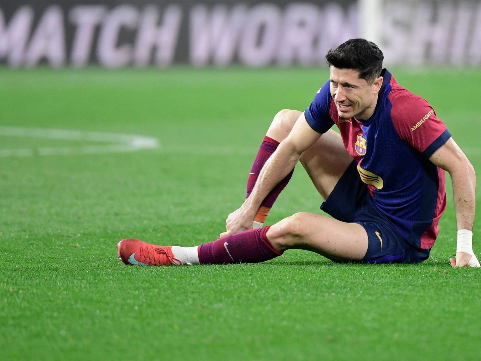 هذا ما يحدث كل مباراة يغيب فيها ليفاندوفسكي عن برشلونة