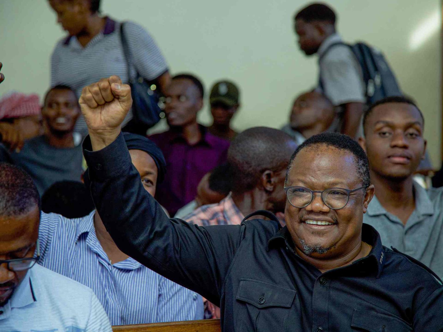 زعيم المعارضة بتنزانيا يواجه تهما بالخيانة وإحداث الفوضى