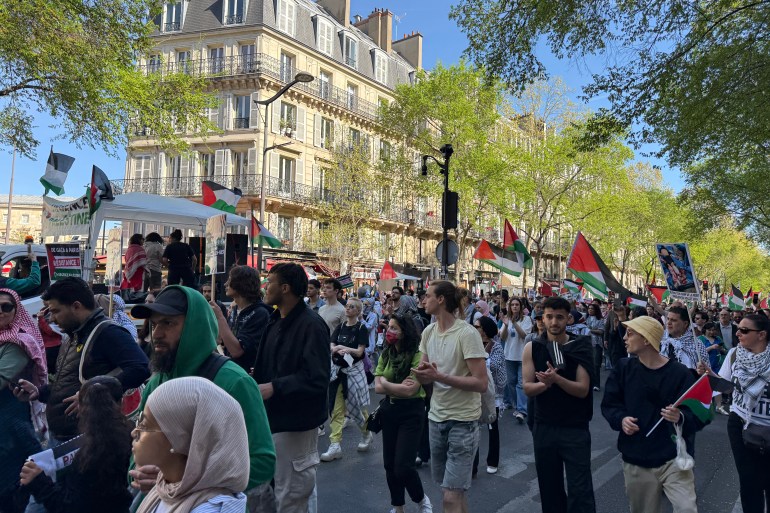مظاهرة لدعم مارين لوبان وأخرى مناهضة لليمين المتطرف تتحول إلى مسيرة مؤيدة لفلسطين