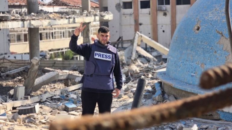 الصحفي يوسف فارس