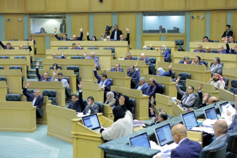 آراء أعضاء مجلس النواب تباينت في تصوراتها المبدئية لمشروع القانون (مجلس النواب فيسبوك)