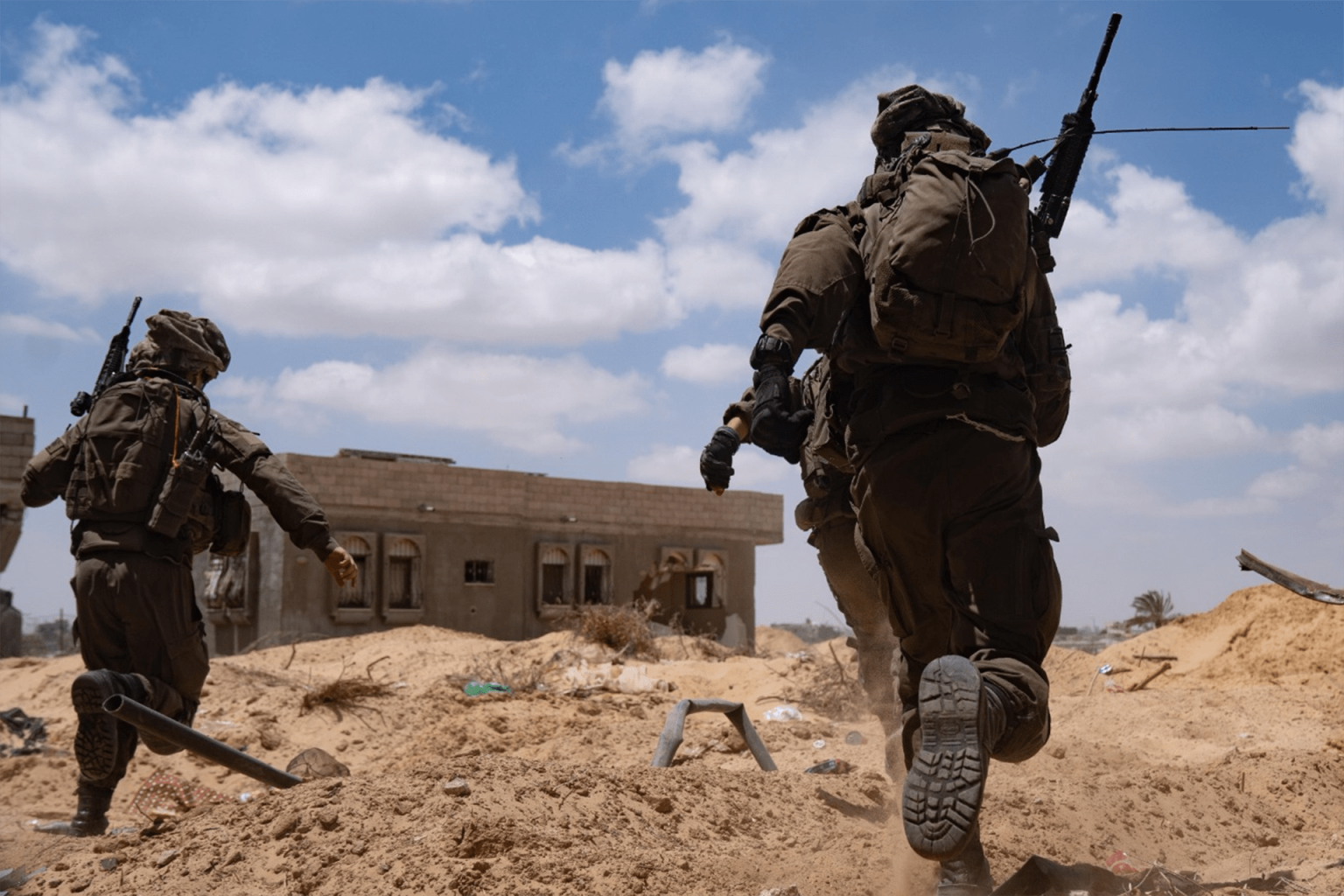 خبير عسكري: تدمير غزة يتطلب أكثر من عام وسط تحديات إستراتيجية معقدة