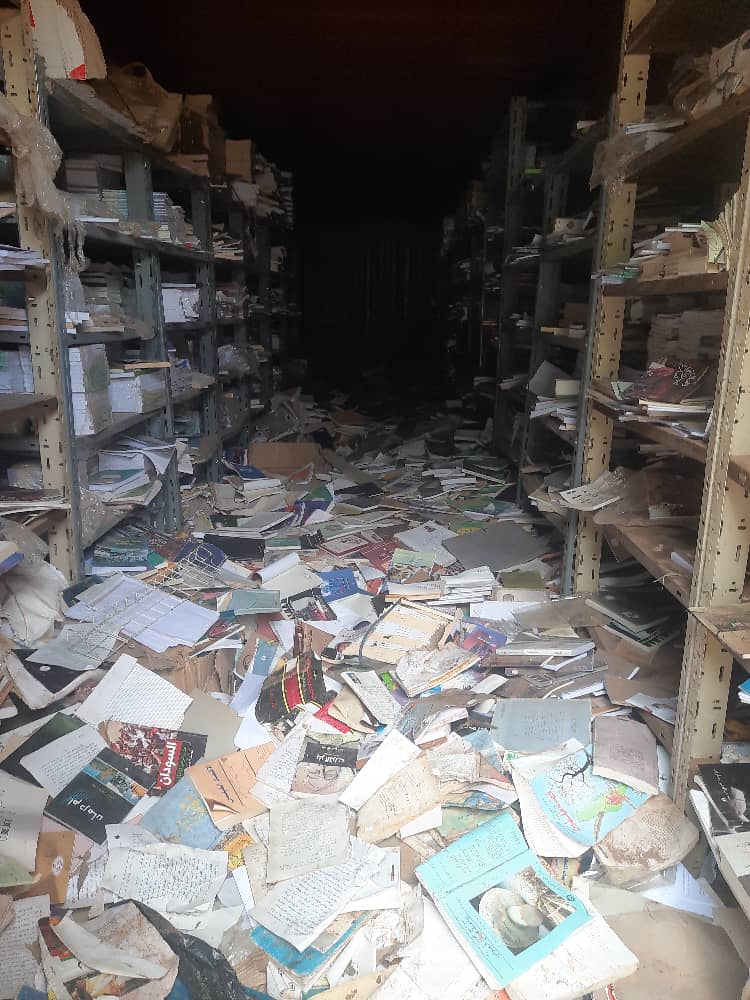 _دمار كبير طال دار عزة للنشر بوسط الخرطوم (الجزيرة)