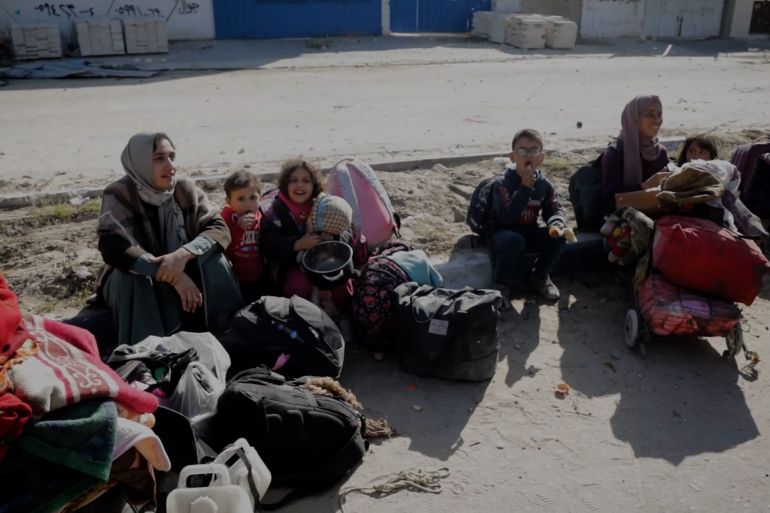 سجود فقدت أمها وهربت من الموت.. طفلة تقود أسرتها في خيام غزة