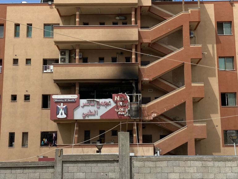 80% من مراكز التأهيل في المستشفيات وعيادات أونروا خرجت عن الخدمة بالتدمير أو بالاستهداف غير المباشر-رائد موسى-خان يونس-الجزيرة نت