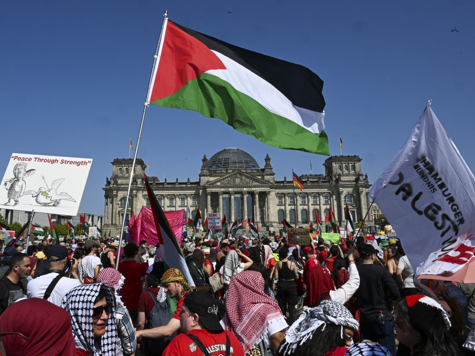 موقع إسرائيلي: ما الذي يمكن أن يدفع المجتمع الدولي إلى التدخل ووقف الإبادة بغزة؟