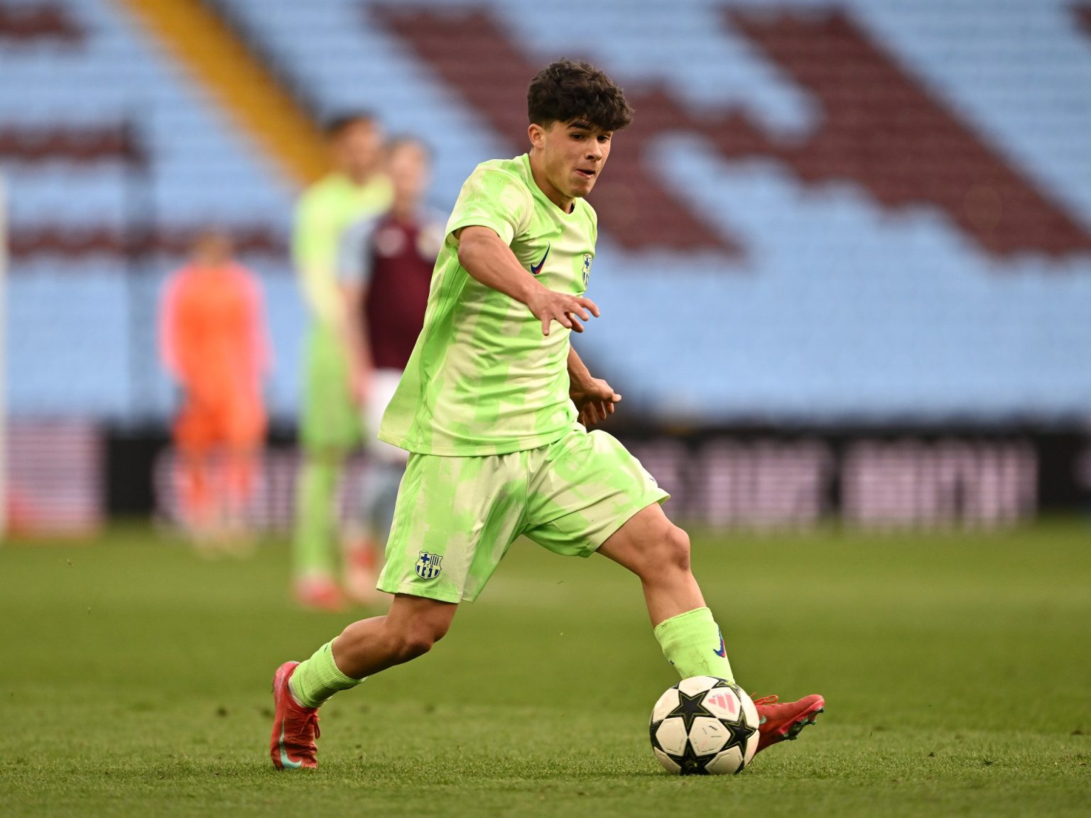 برشلونة يحول أنظاره إلى “لاماسيا” بعد فشل صفقة وليامز