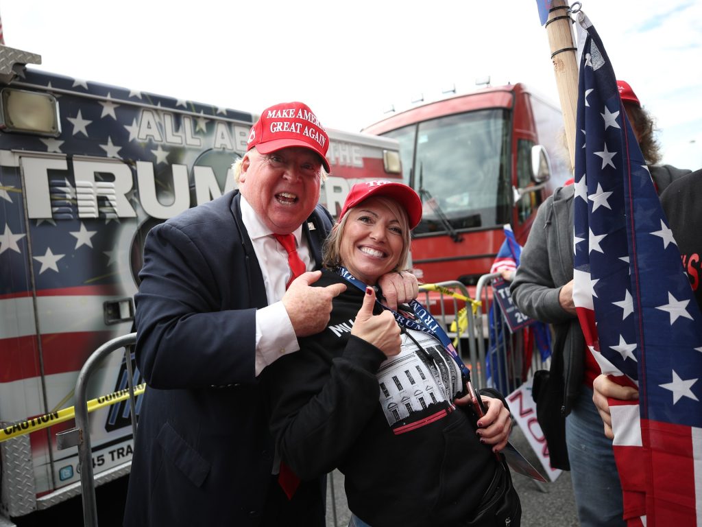 ديلي بيست: حرب أهلية تشتعل داخل “ماغا” حول دعم ترامب لإسرائيل