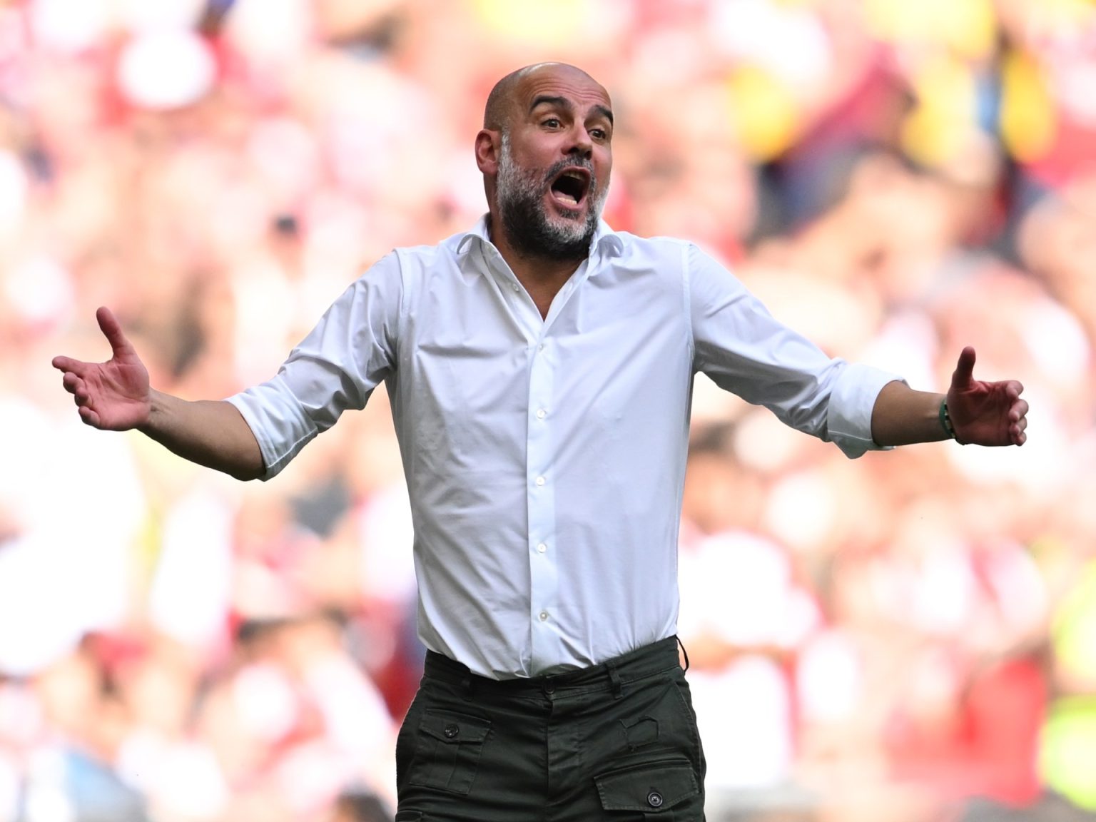 غوارديولا يكرر تضامنه مع غزة وينتقد صمت العالم