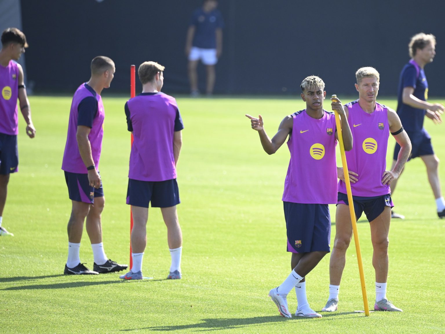 برشلونة يلغي رحلته إلى اليابان بسبب انتهاكات تعاقدية