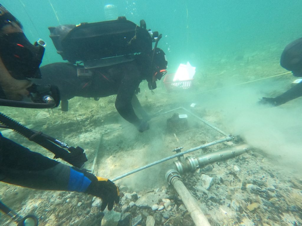 اكتشاف أقدم مستوطنة بشرية على بحيرة أوروبية في ألبانيا