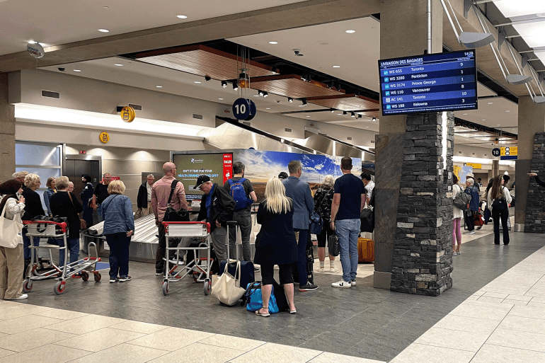 لماذا تراجع سفر الكنديين إلى الولايات المتحدة هذا العام؟ صالة الوصول بمطار كالغاري الدولي جناح الرحلات الداخلية، خاصة الجزيرة