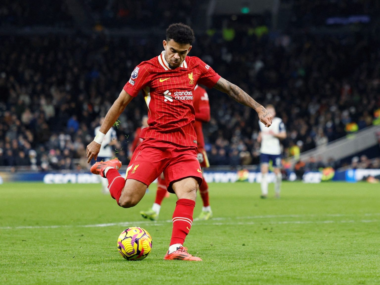 بايرن ميونخ يتعاقد رسميا مع الكولومبي دياز حتى 2029