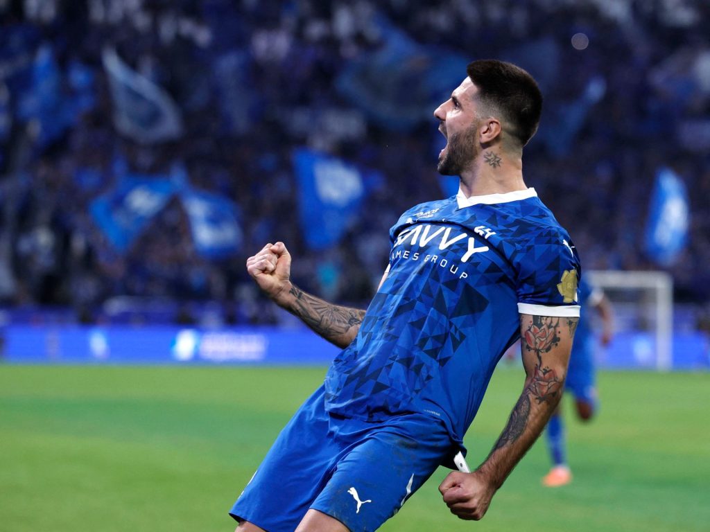 هل يعود ميتروفيتش مهاجم الهلال السعودي إلى البريميرليغ؟