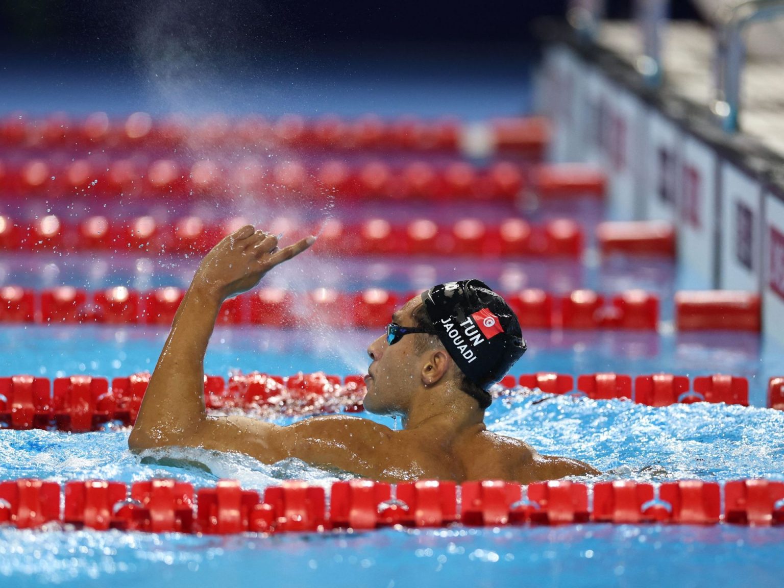 التونسي الجوادي يحرز ذهبية 800 متر ببطولة العالم للسباحة