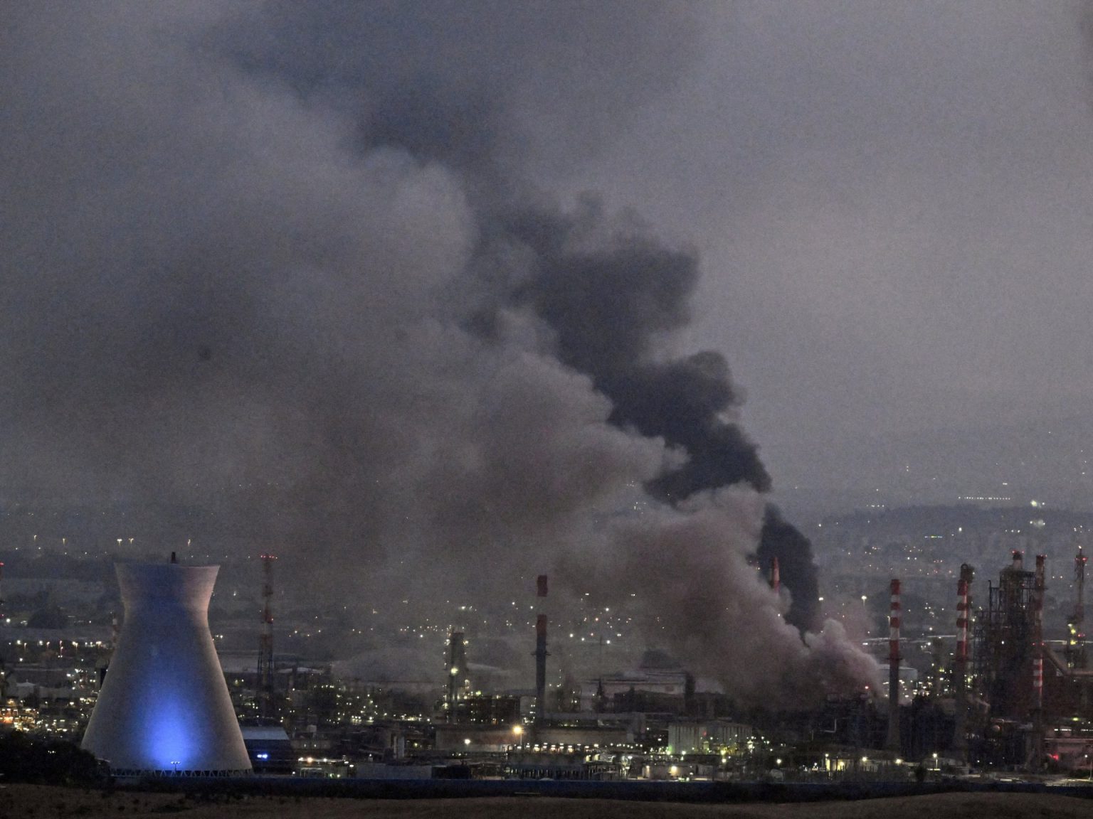 200 مليون دولار خسائر هجوم إيران على مصفاة حيفا في إسرائيل