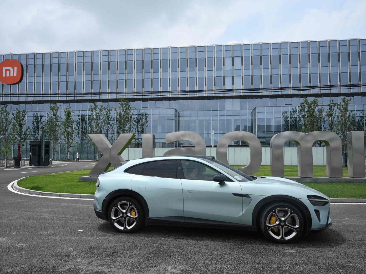 شاومي تتفوق حيث فشلت آبل.. من الهواتف إلى السيارات فالهيمنة العالمية