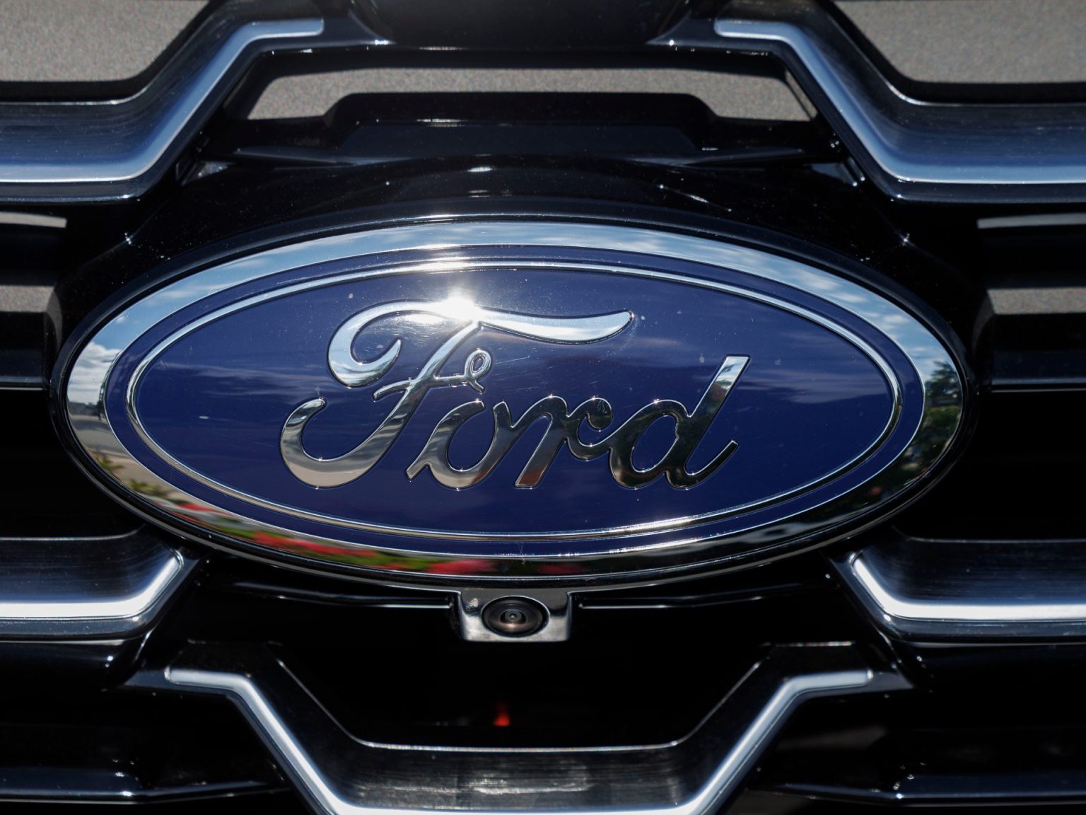 فورد تستدعي أكثر من 694 ألف سيارة في أميركا