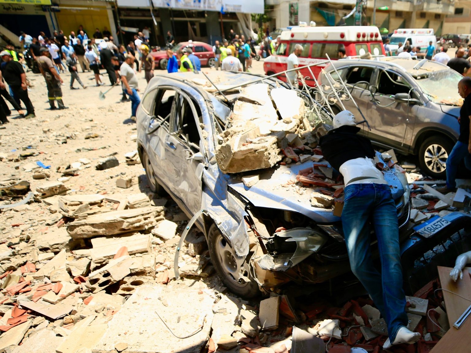 قتيل بهجوم إسرائيلي على جنوبي لبنان وعون يدعو اللبنانيين للوحدة