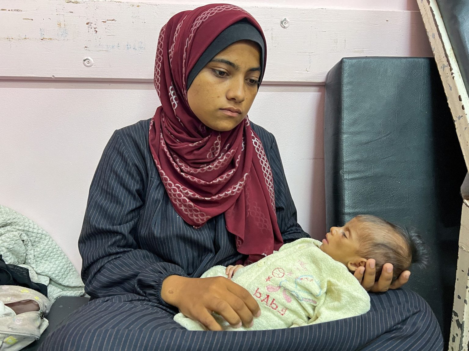 نيويورك تايمز: هذه صرخة تدعو العالم للالتفات للمجاعة في غزة