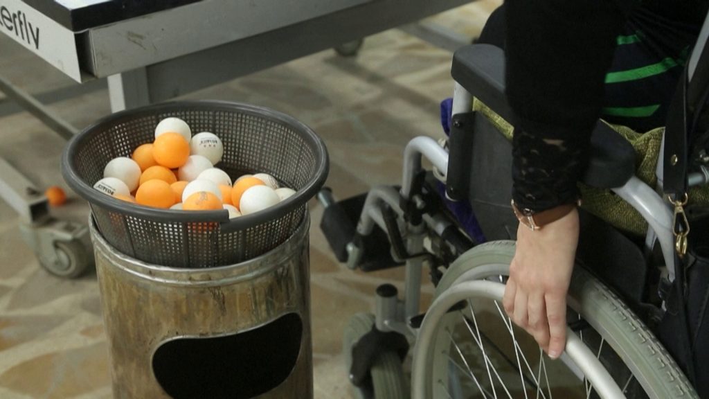 شاهد.. لاعبات تنس طاولة عراقيات على كراسي متحركة يحلمن بالعالمية