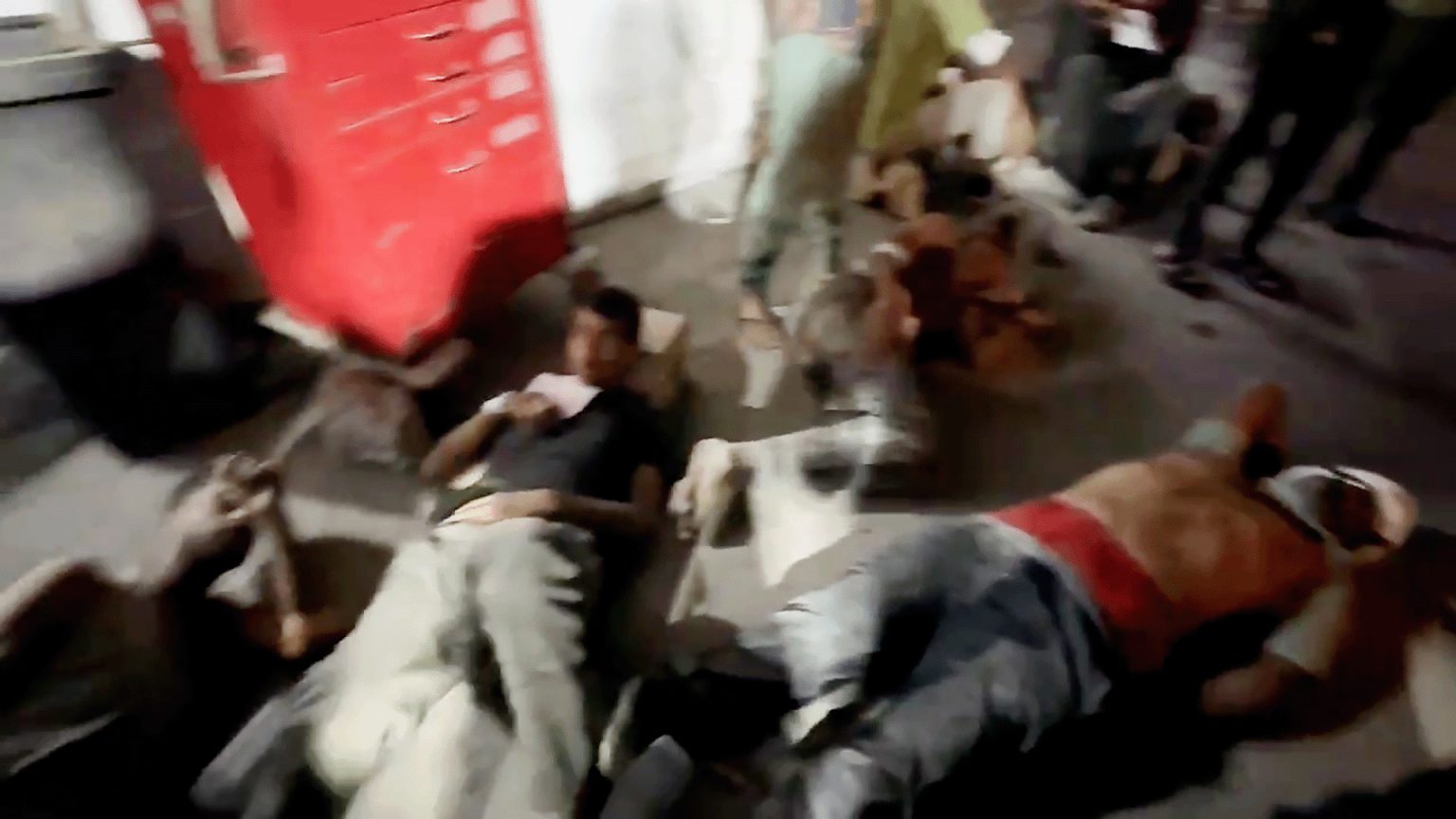 شاهد.. الاحتلال يرتكب مجزرة بحق المدنيين في زيكيم