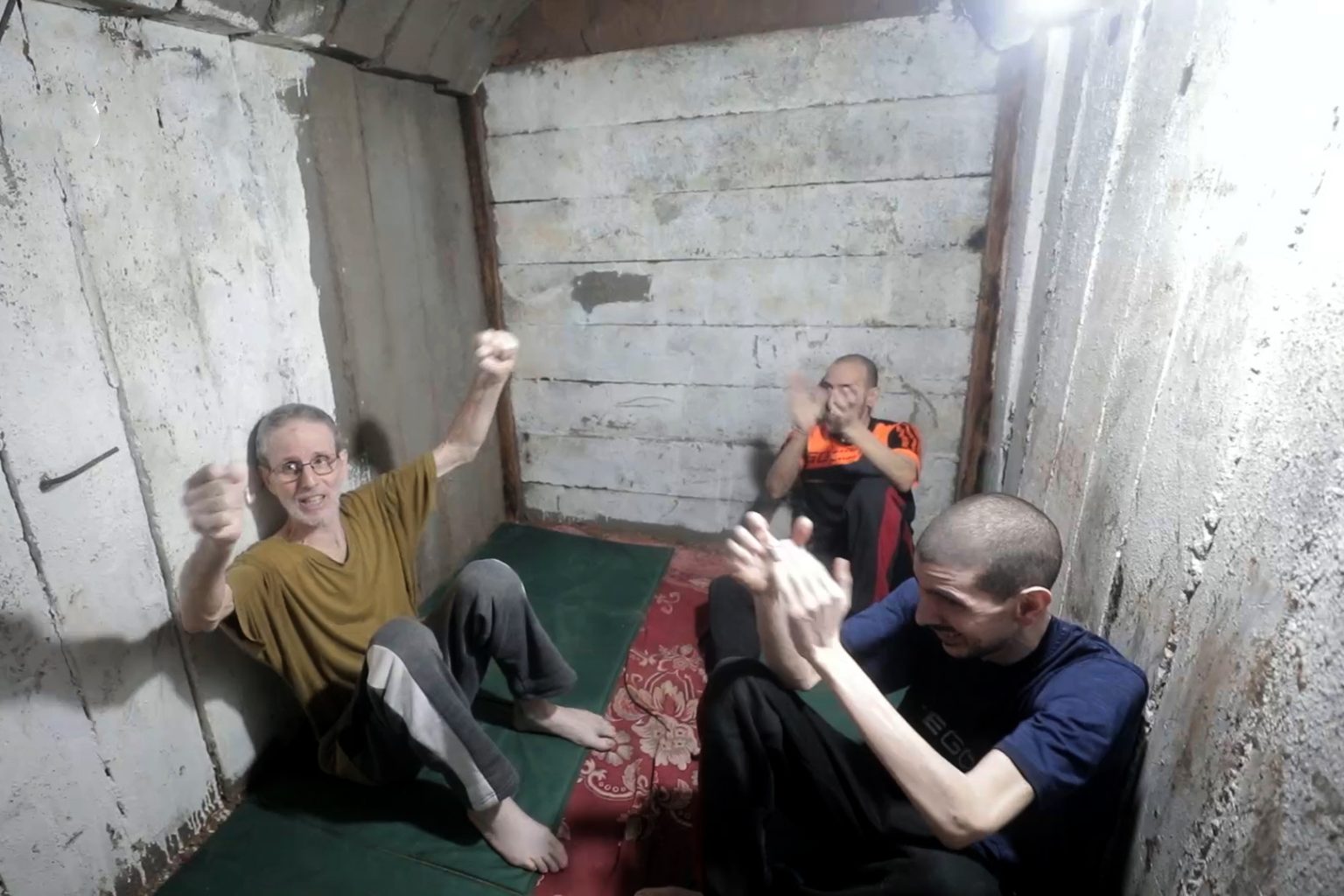 إسرائيل تعود للتسريبات عن قرب التوصل لصفقة مع المقاومة