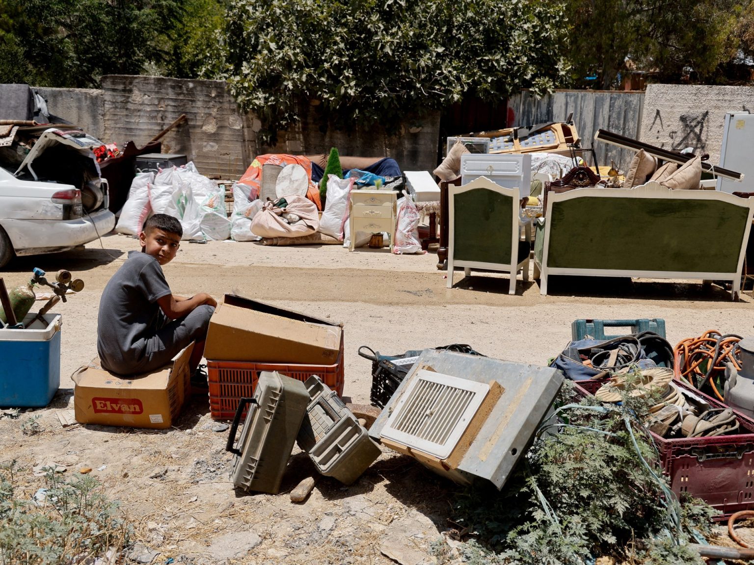 الضفة الغربية.. انتهاكات ممنهجة تهجّر الآلاف وترسخ الاستيطان