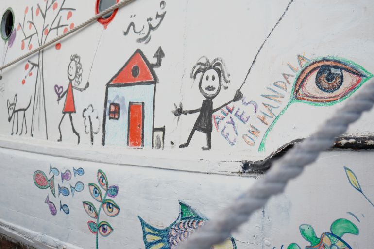 أنشطة فنية ورسومات أطفال.. مدينة غاليبولي تستضيف سفينة حنظلة قبل بداية رحلتها لكسر الحصار عن غزة