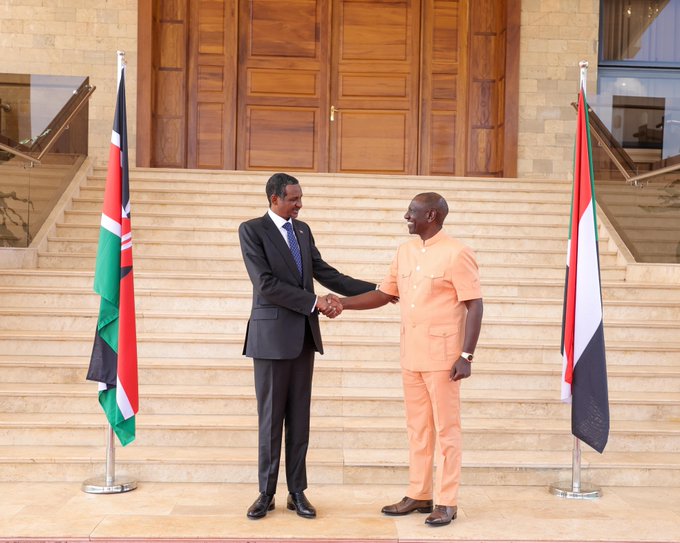 استقبال الرئيس الكيني وليام روتو لقائد قوات الدعم السريع حمدتي في 2024