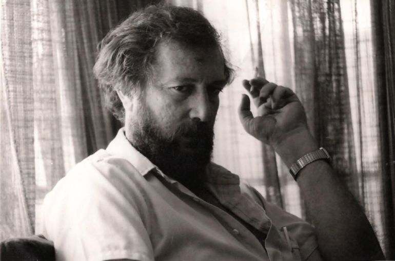 الفنان سليمان منصور بالأبيض والأسود